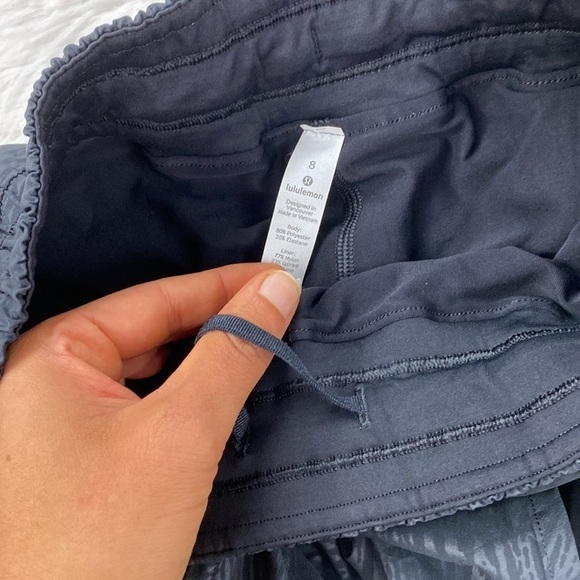 Lululemon Bootcamp Ready Short 3.5" Stride Emboss Black - Picture 6 of 8